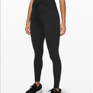 Lulu lemon size 4